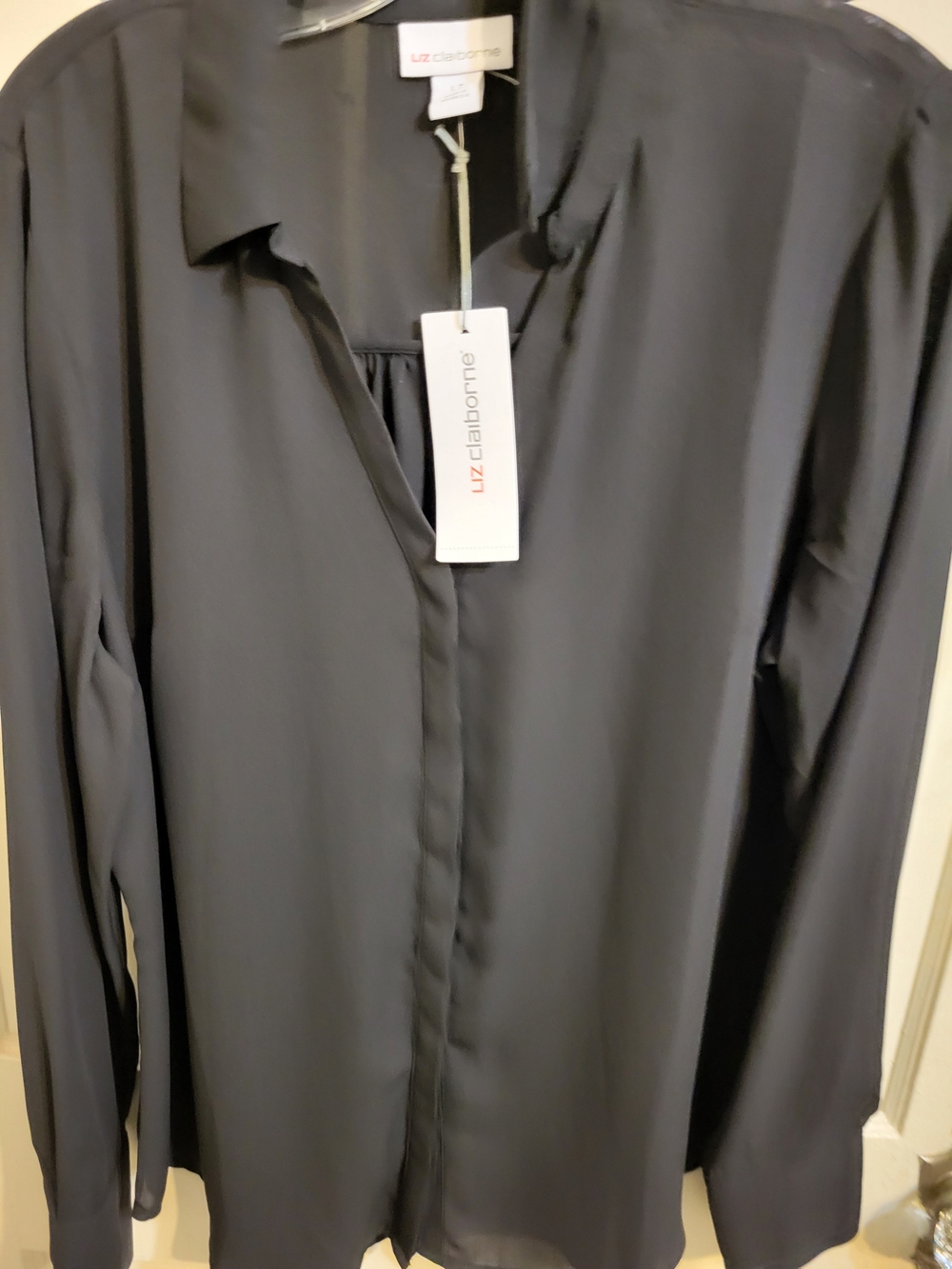 Liz Claiborne Men’s Black Long-Sleeve Dress Shirt